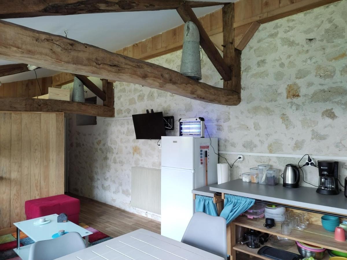 Chambre 2 A 4 Pers Gite Du Gardoir Boresse-et-Martron Eksteriør bilde